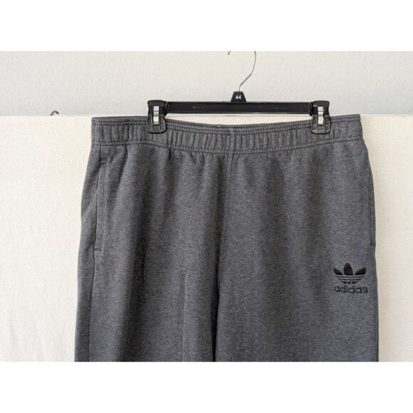 Adidas Gray Sweatpants w/ Pockets Men's Size Large - Picture 4 of 10